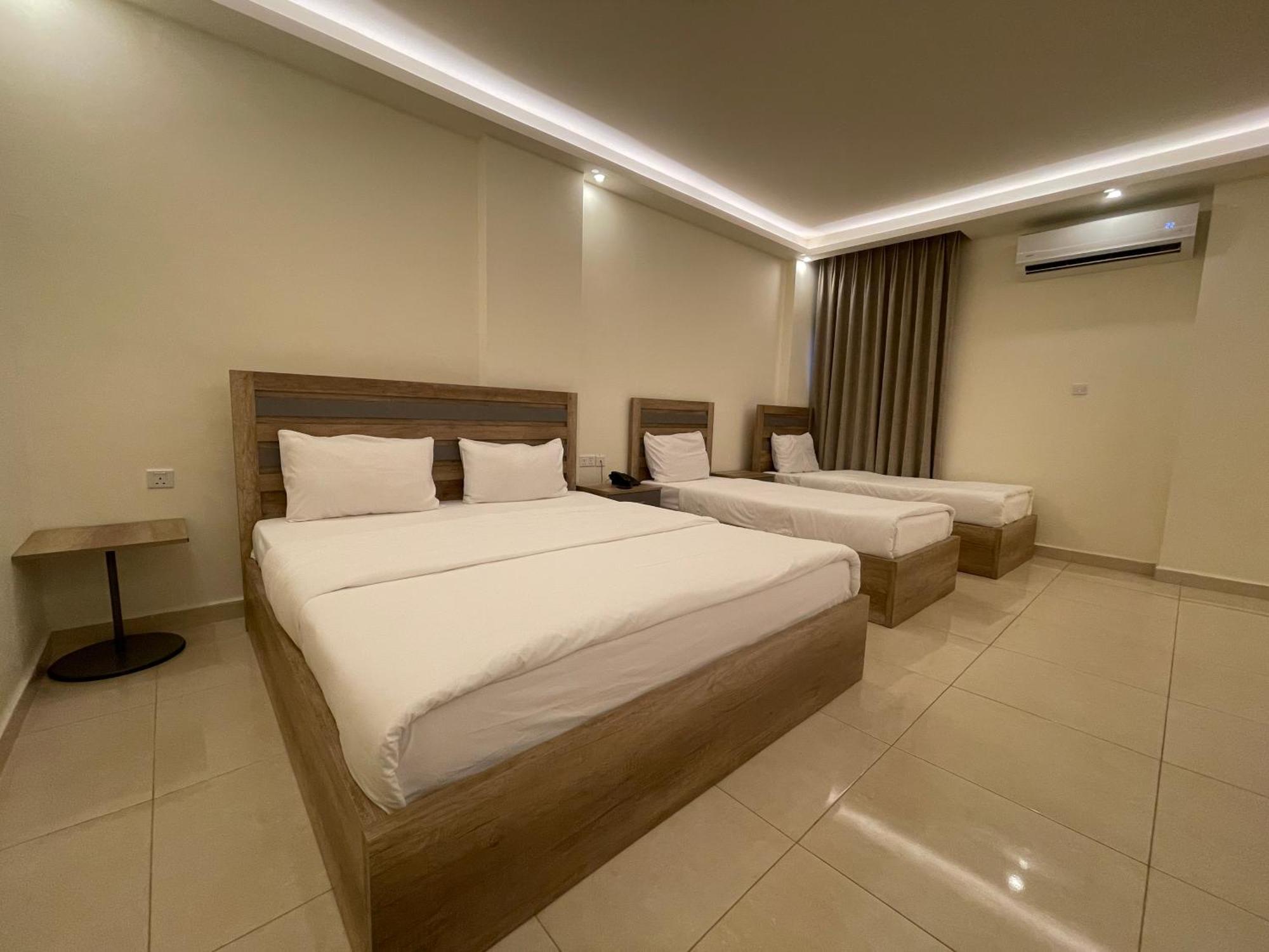 Aster Hotel Aqaba Exterior photo